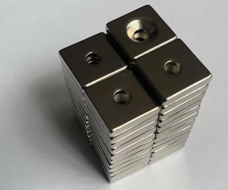 20mm width square countersunk magnet