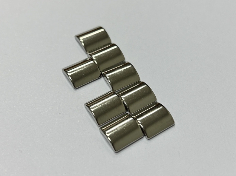 Curved neodymium magnets for servo motor internal rotors