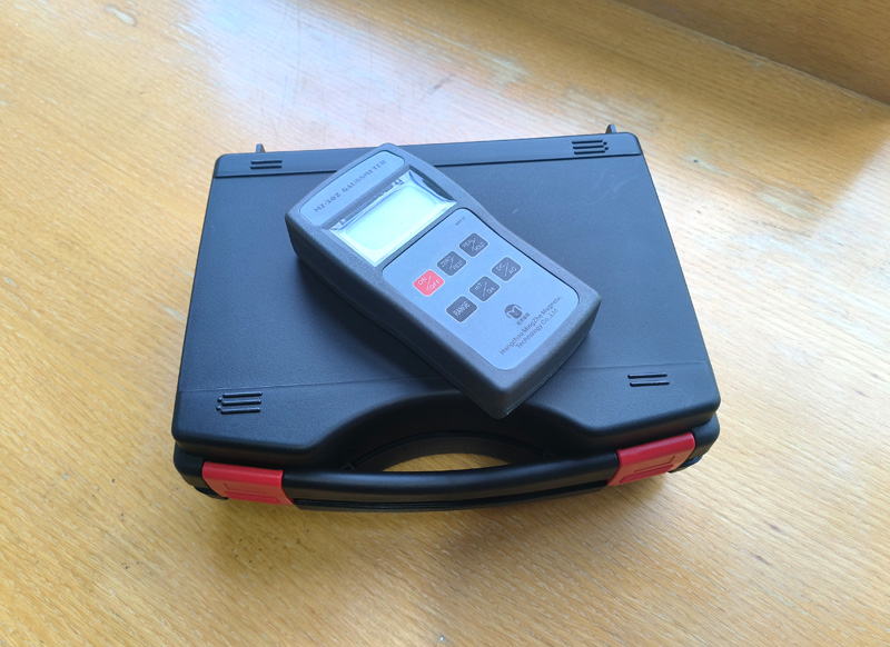 MZ-302 Digital Gaussmeter with storage case