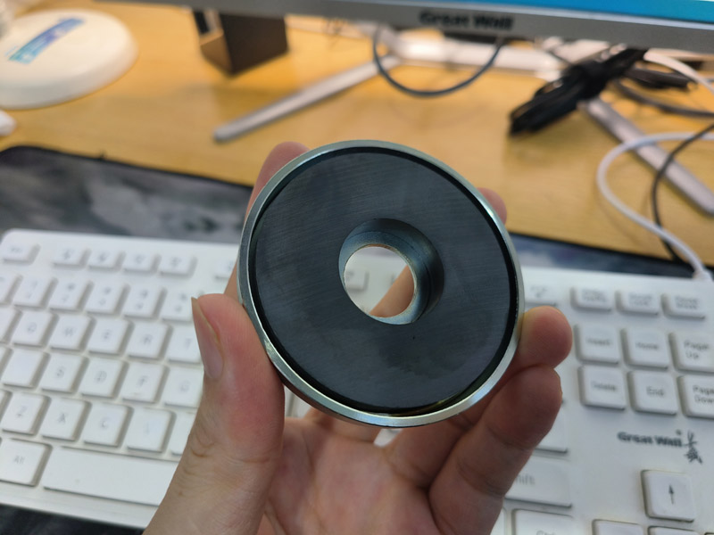 ferrite ring magnet and adhesive fixed on a steel shell