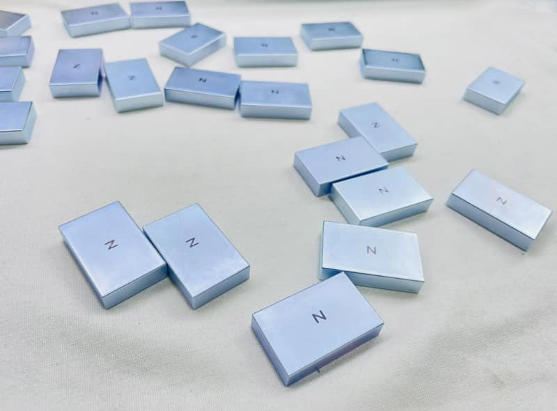 Galvanized neodymium block magnets with silk-screened N markings on the surface