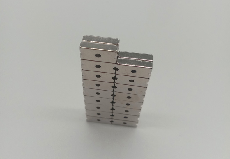 Lateral Side Notched Rectangular Magnets with Straight Holes