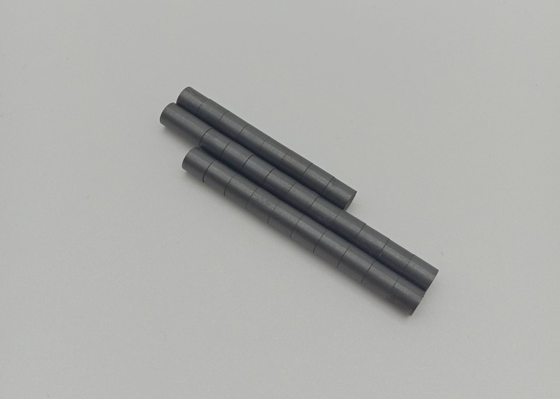 Cylindrical Ferrite Magnets