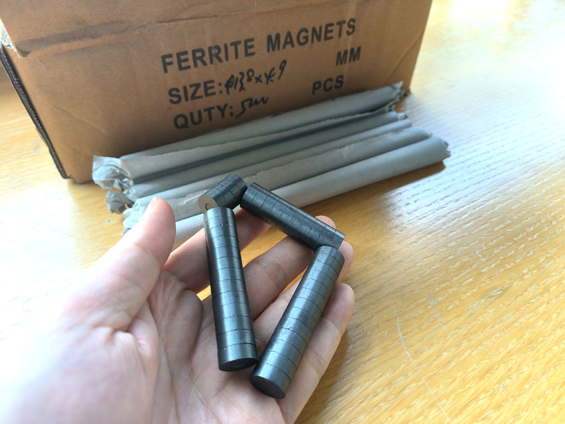 13.8x4.9mm round ferrite 5000pcs in a box