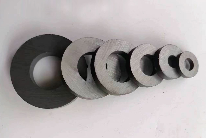 Y25 grade ferrite ring magnets